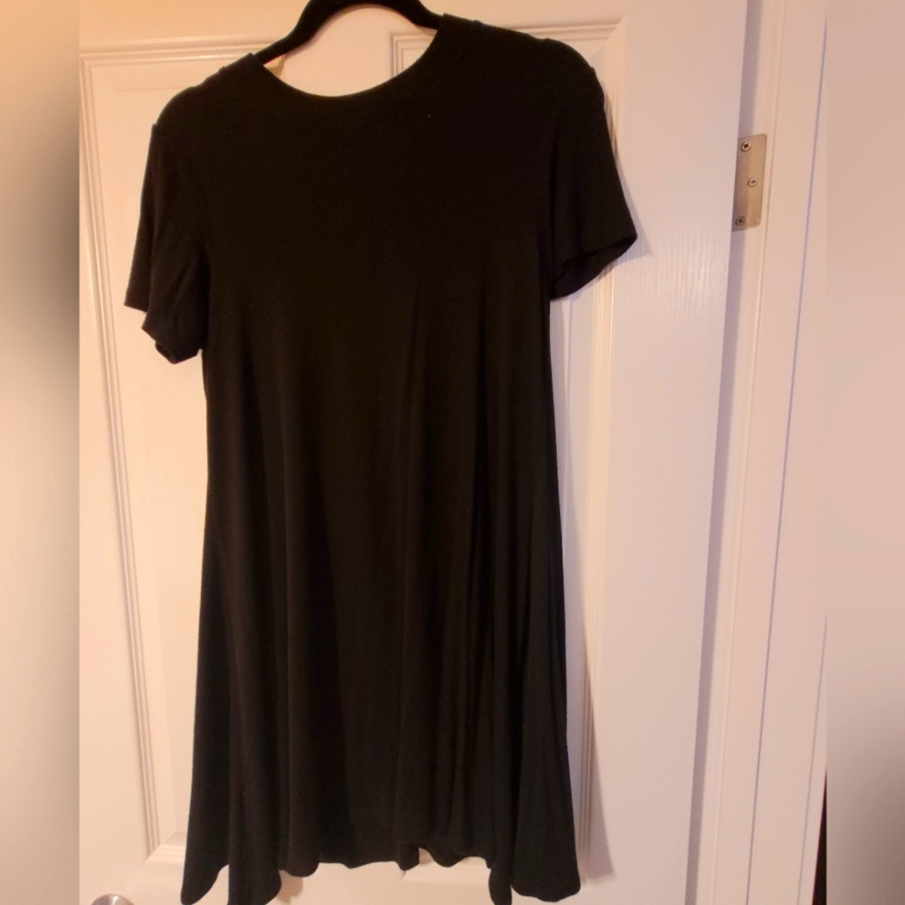 AMERICAN EAGLE FREE FLOWING DRESS